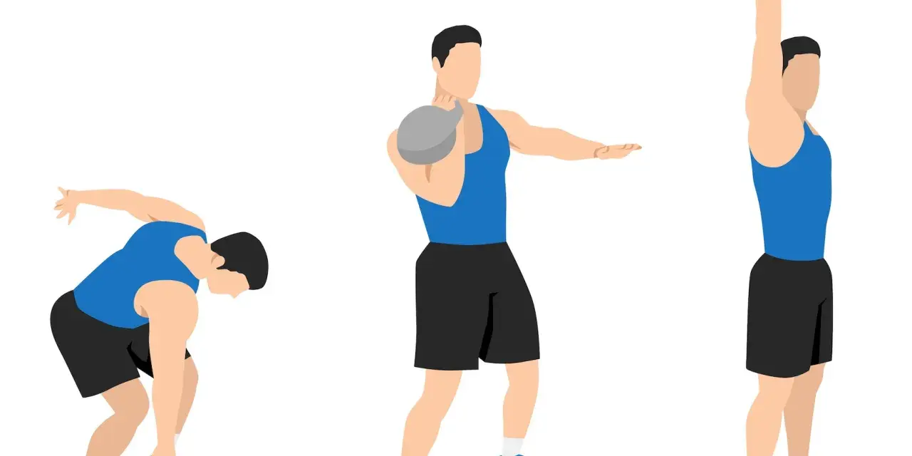 Uomo esegue un kettlebell clean: inizia piegato, solleva il peso al petto e poi lo estende sopra la testa.