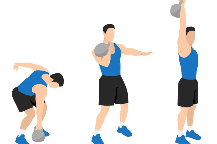 Uomo esegue un kettlebell clean: inizia piegato, solleva il peso al petto e poi lo estende sopra la testa.