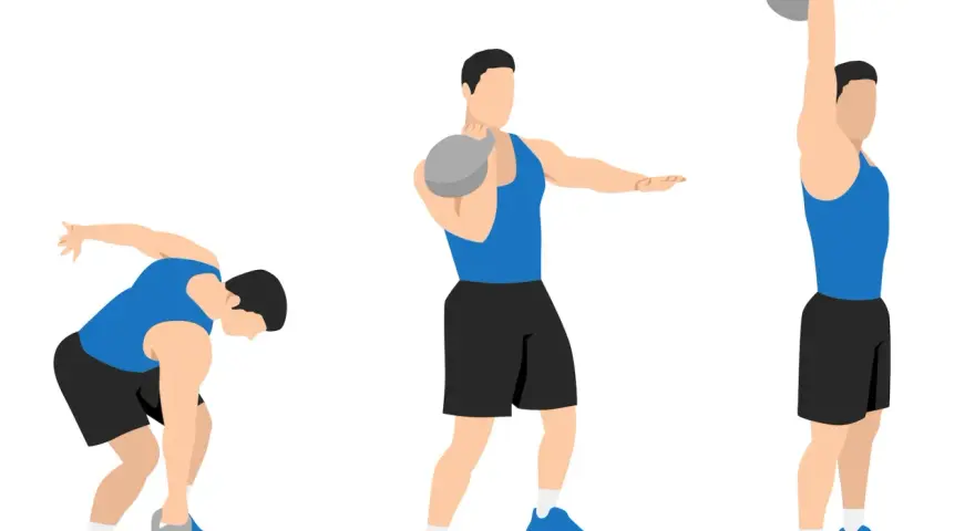 Uomo esegue un kettlebell clean: inizia piegato, solleva il peso al petto e poi lo estende sopra la testa.