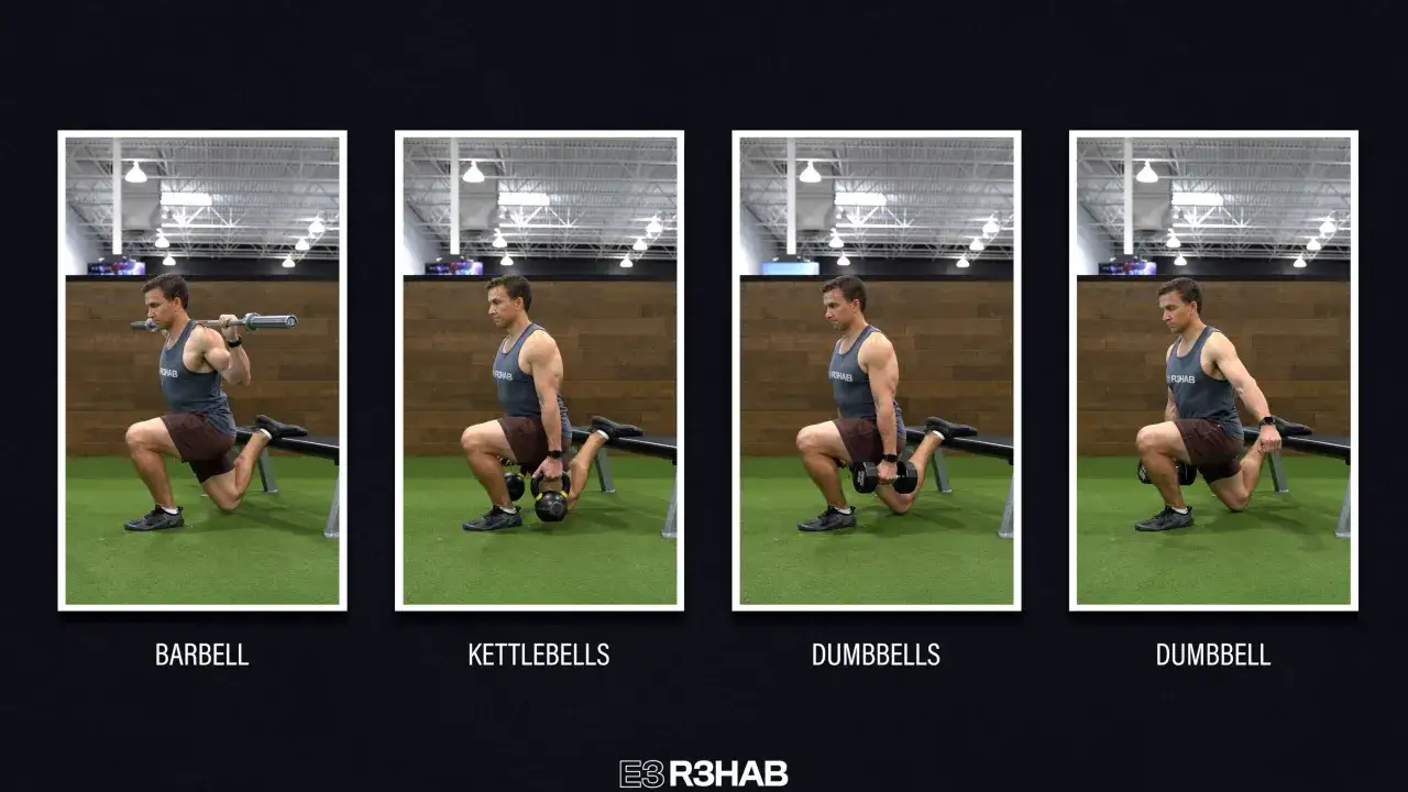 Uomo esegue split squat bilanciere, kettlebells, manubri. Esercizio per gambe e glutei.